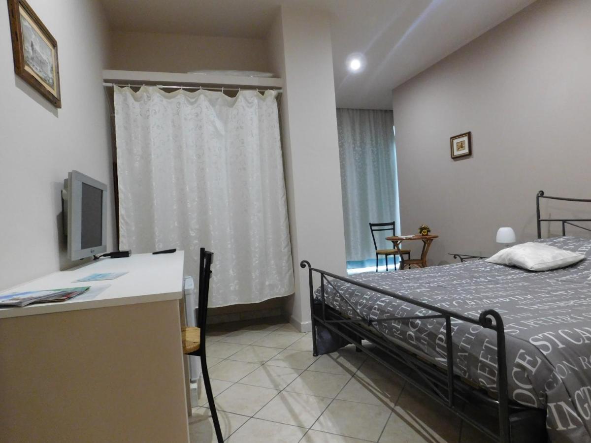 Villa Delle Vacanze Fiumefreddo di Sicilia Exterior foto